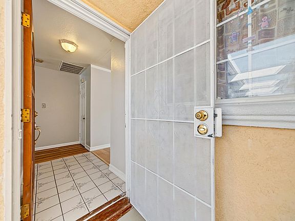 3rd image of 27006 Jennings Way