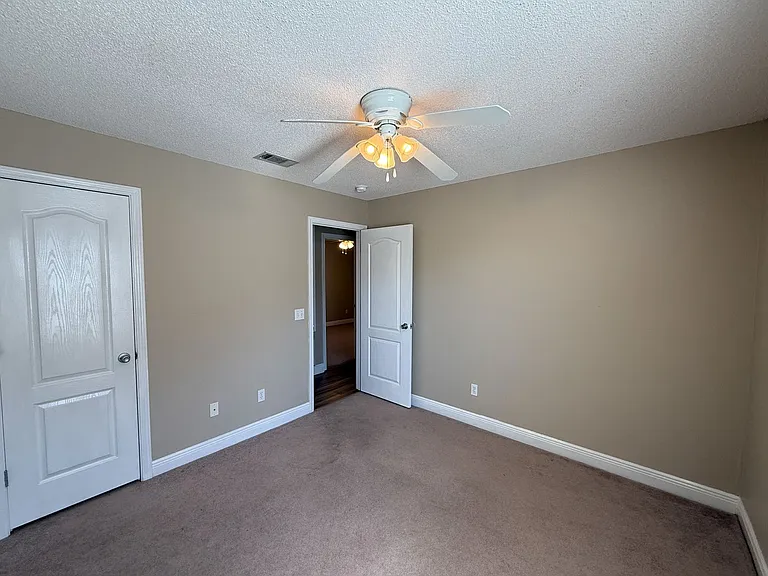 1519 Sandcliff Dr — Photo 12