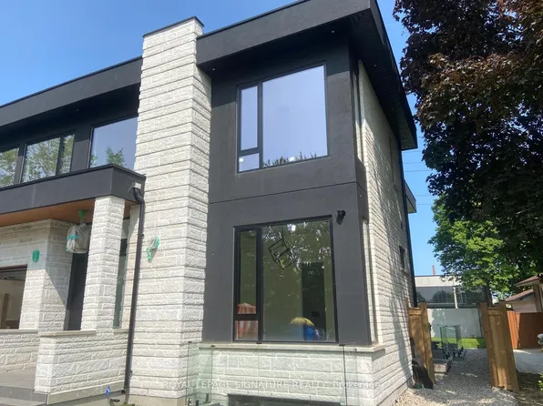 1349 Melton Dr, Mississauga, ON L4Y 1L6
