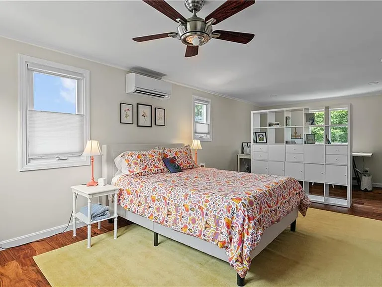 59 Berkley Ave — Photo 16