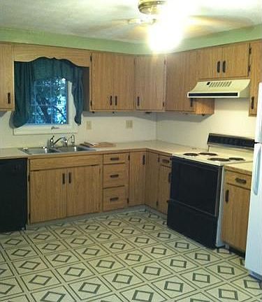 5th image of 180 Beech St