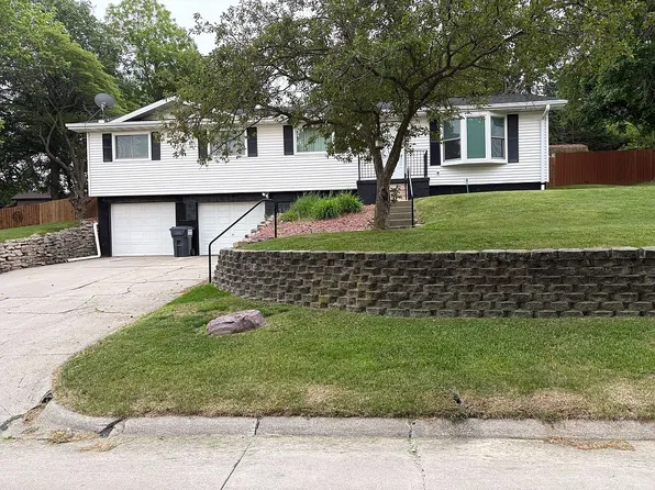 835 Cornhusker Dr, West Point, NE 68788