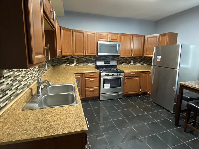 113 Lexington Ave #2 — Photo 6