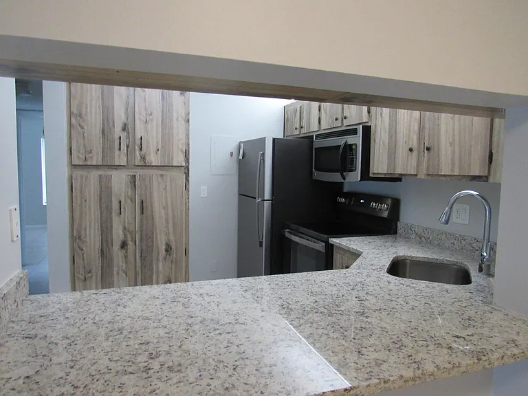703 Sunny Pine Way #G2 — Photo 7