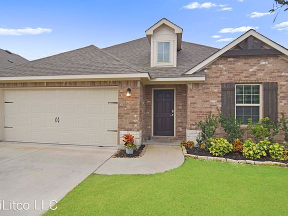 2nd image of 6724 Verona Pl