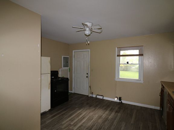 5th image of 1609 E Dartmouth Ave
