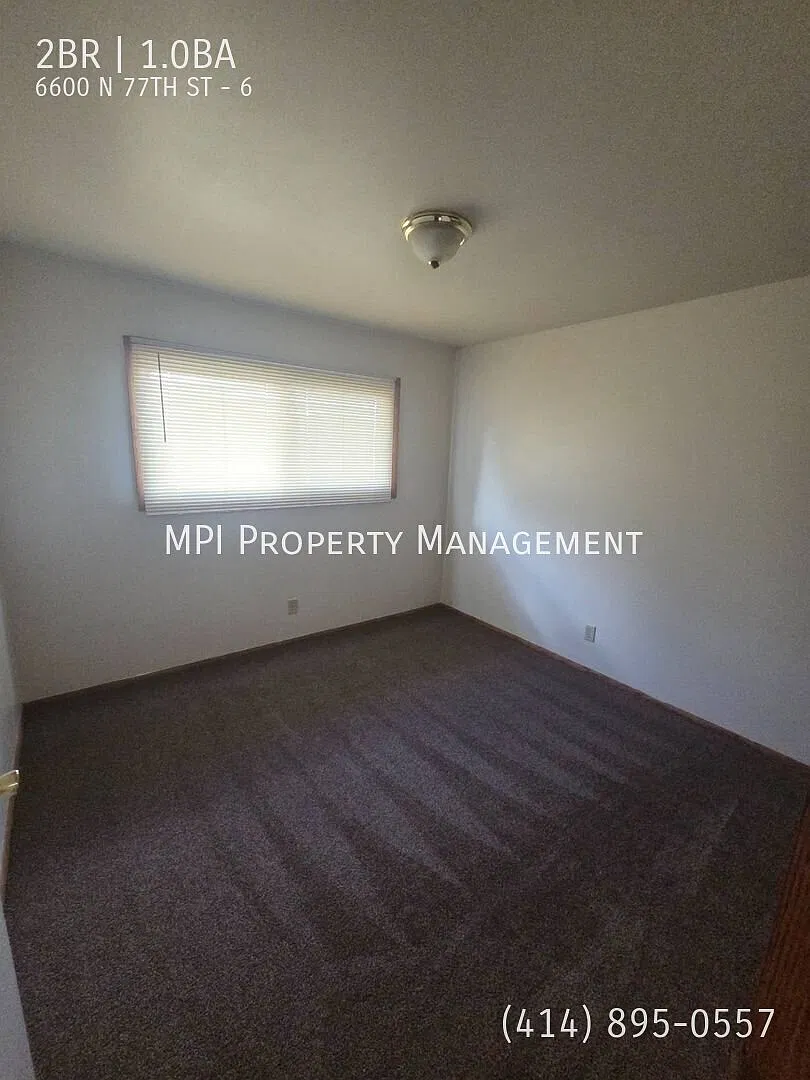Charming 2-Bedroom Home in a Convenient Milwaukee Location! — Photo 4
