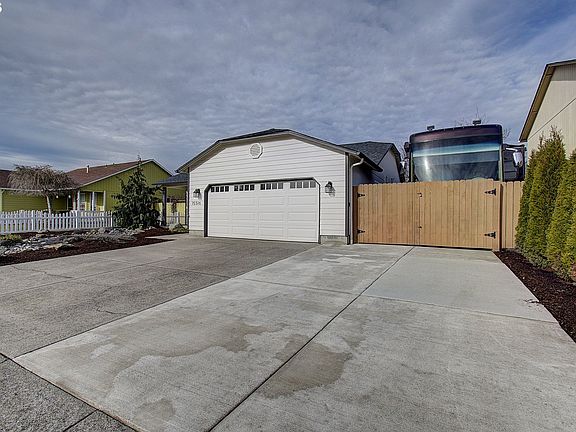 4th image of 15516 NE 83rd St