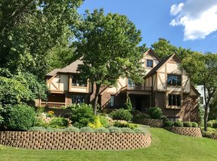 8017 Telegraph Rd, Bloomington, MN 55438