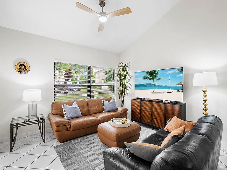 61 Emerald Woods Dr #D2 — Photo 18