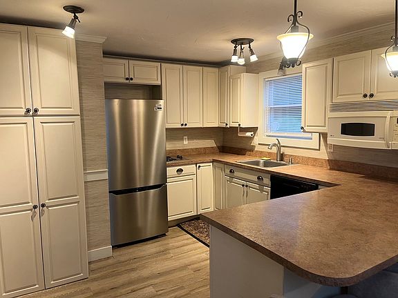 3rd image of 58 Washington St APT D