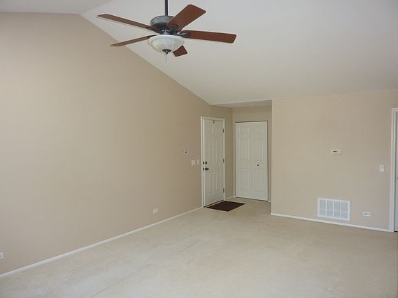 3rd image of 300 Glasgow Ln Unit W2