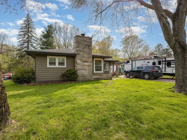 341 Lynn Ave, Ionia, MI 48846