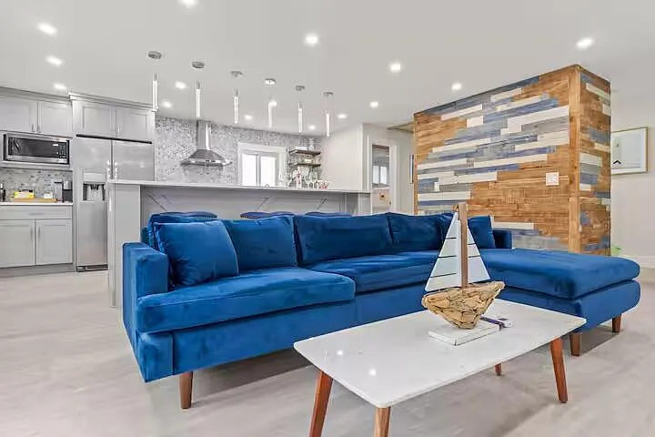 2 bed, 1.0 bath, 971 sqft, $7,500 — Photo 4