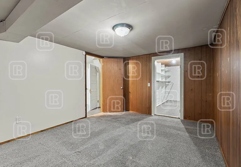 808 E Mission Ave — Photo 32