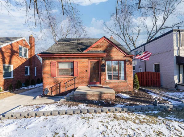 1232 Vernier Rd, Grosse Pointe Woods, MI 48236