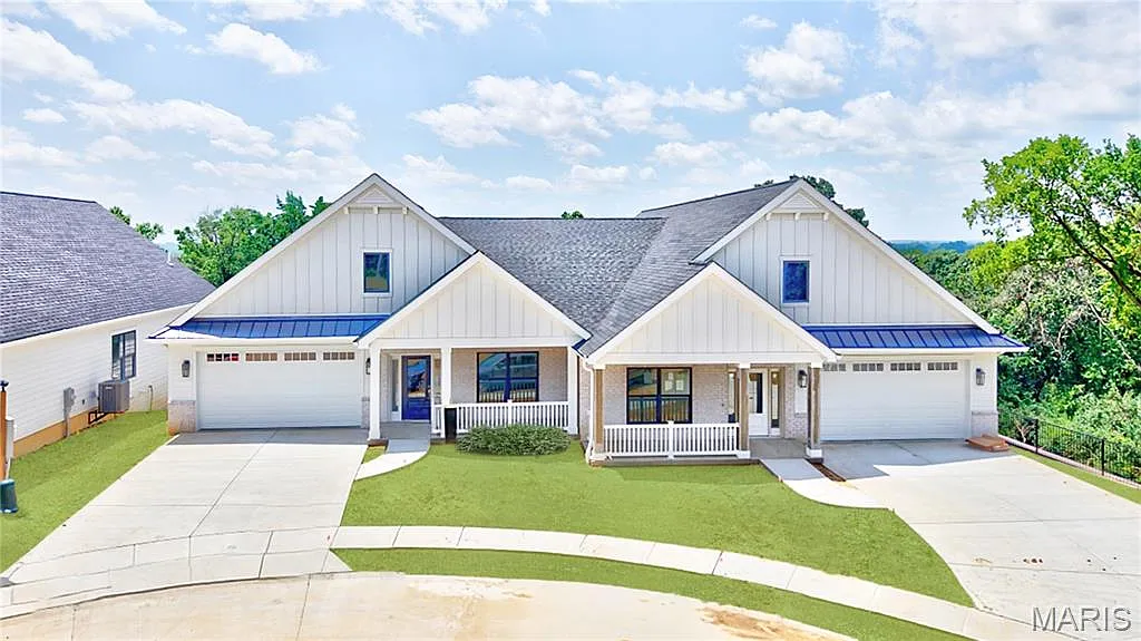 3 bed, 2.0 bath, 2072 sqft, $4,970 — Photo 1