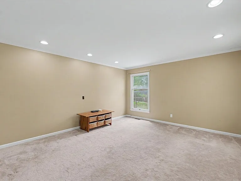 2401 Peppertree Pl — Photo 13