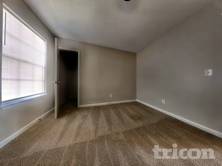 6260 Phillips Lake Way — Photo 21