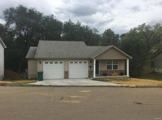513 N 4th St, De Soto, MO 63020