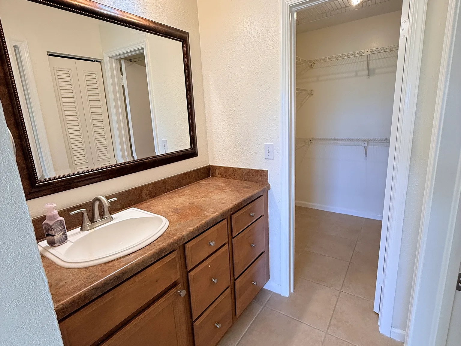 2 bed, 1064 sqft, $1,750 — Photo 4