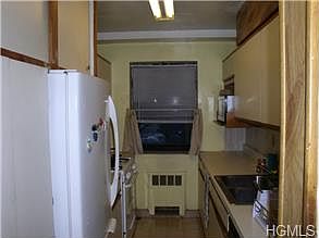 4th image of 40 Fleetwood Ave APT 2B