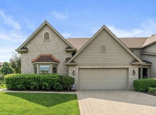 3903 Ridge Pointe Dr, Geneva, IL 60134