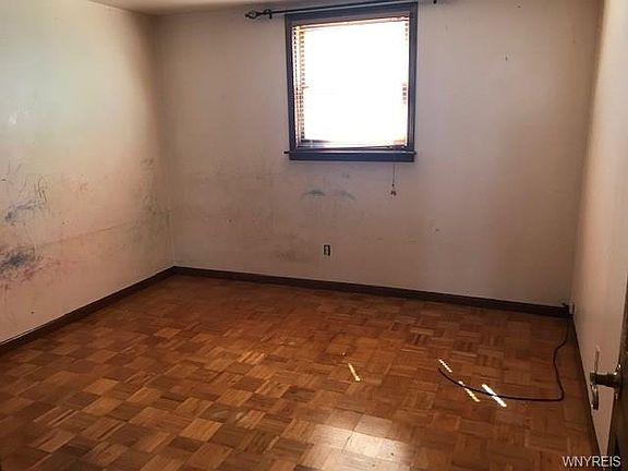 5th image of 233 Hampshire St