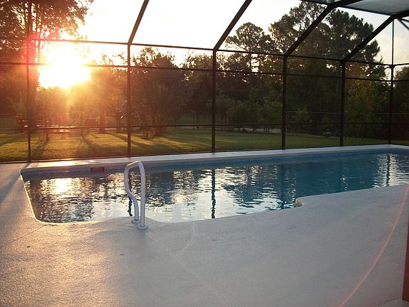 5th image of 155 Barrington Dr