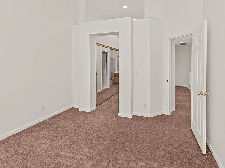 6125 Lambeck Ln — Photo 36