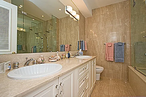 Sold by Trump International Realty | media 27