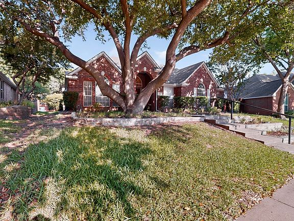 2nd image of 304 Belvedere Dr