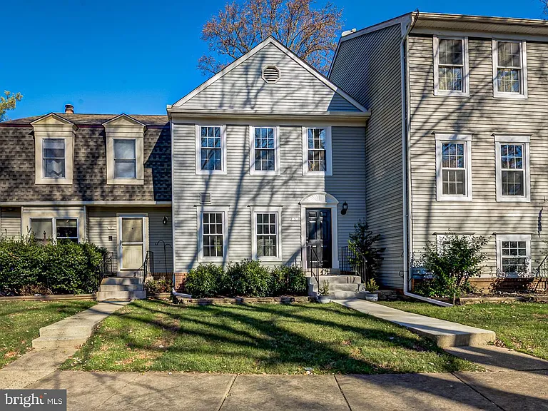 5 Climbing Ivy Ct — Photo 4