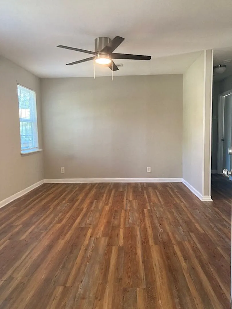 Biloxi 2 Bedroom — Photo 3