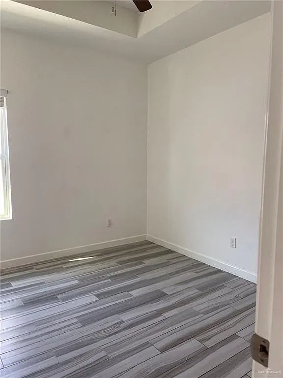 808 W Carmel Ave — Photo 2