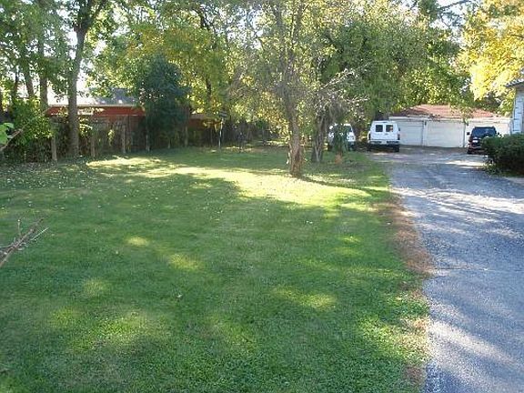 5th image of 9026 S 77th Ave
