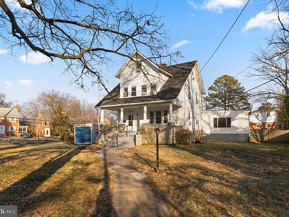 3rd image of 6217 43rd St