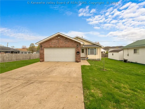 2006 Adams Ave, Saint Albans, WV 25177