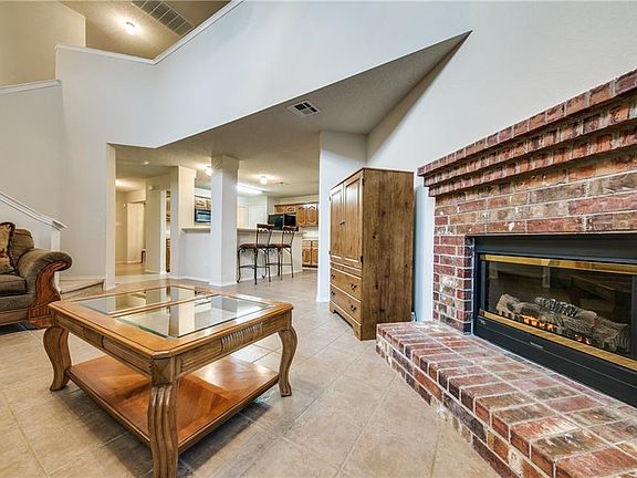 5th image of 624 Horseshoe Ct