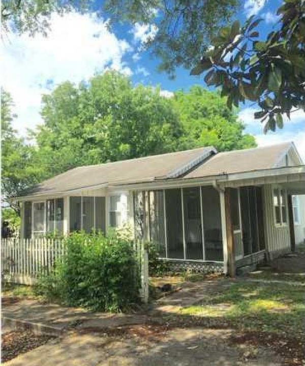 1st image of 111 Moundville St