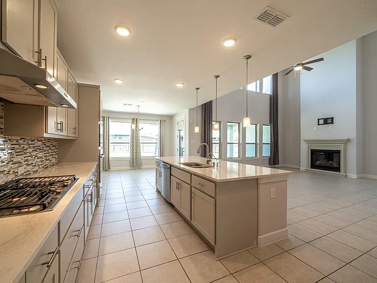 4706 Llano Loop — Photo 9