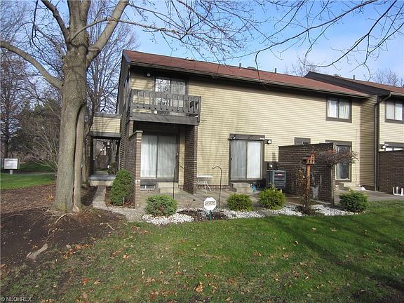 3rd image of 4440 Habersham Ln S #206