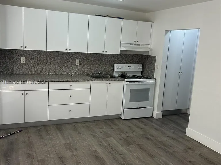 34 W 31st St #4 — Photo 10