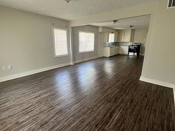 3rd image of 4518 Los Angeles St #1