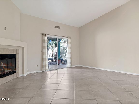 5th image of 426 W tierra buena Lane