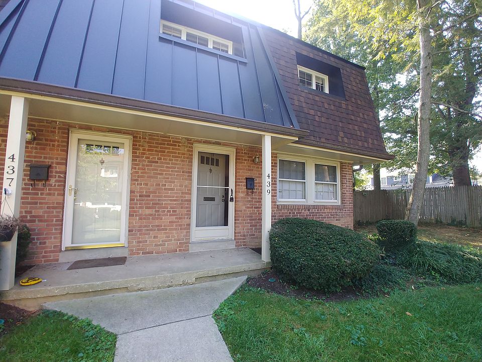 1st image of 439 Hampton Ct #133