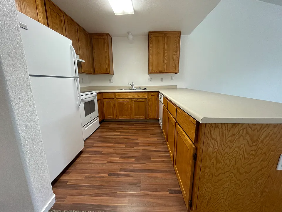 2428 Edgewater Dr #28