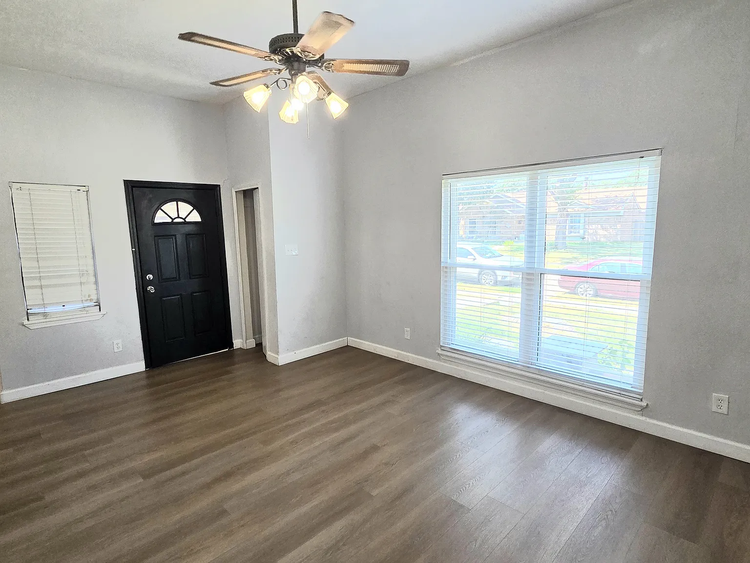 2 bed, 1172 sqft, $1,500 — Photo 2
