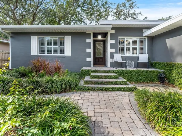 209 Bandera Way NE, Saint Petersburg, FL 33704
