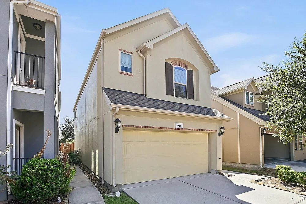 3 bed, 2.5 bath, 1812 sqft, $2,285 — Photo 4